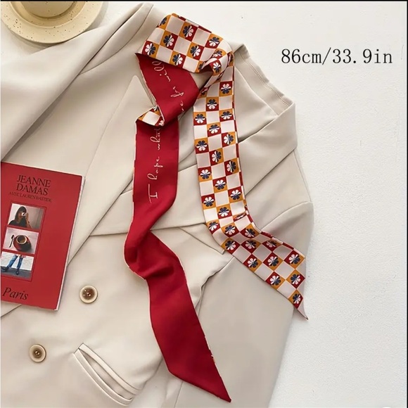 Elegant Silk Scarf Set in Red and Gold - Picture 4 of 8